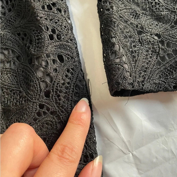 ๐ค Dynamite Lace Sleeved Crop Top! Womanโs Size Small ๐ค - Picture 14 of 14